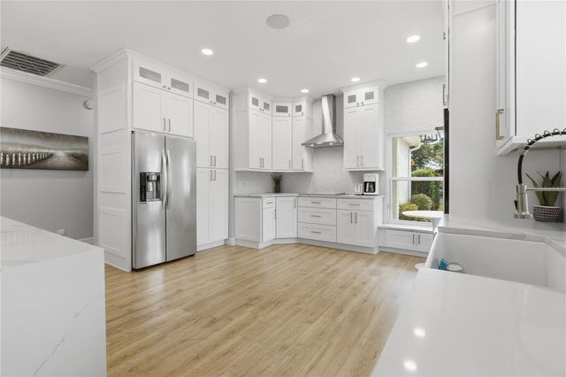 4575 LAKE SHORE DRIVE, St Cloud, FL 34772