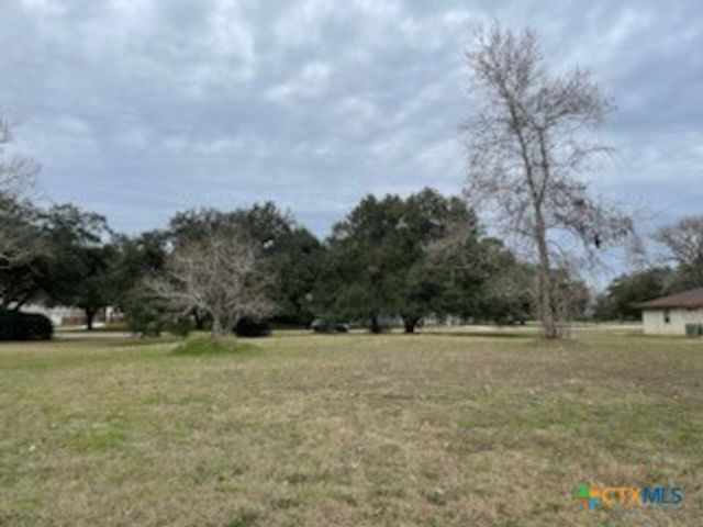 209 Tropical Drive, Victoria, TX 77904
