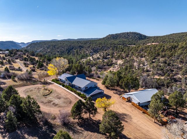 6 S NORTH FORK RD, Orderville, UT 84758