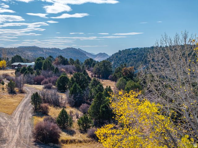 6 S NORTH FORK RD, Orderville, UT 84758