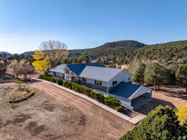 6 S NORTH FORK RD, Orderville, UT 84758