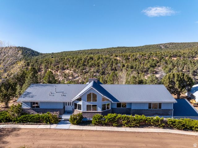 6 S NORTH FORK RD, Orderville, UT 84758