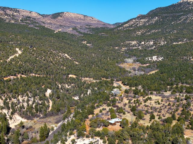 6 S NORTH FORK RD, Orderville, UT 84758