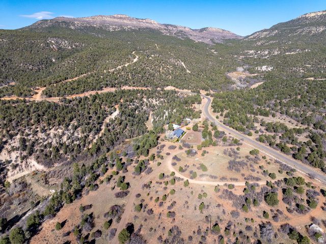 6 S NORTH FORK RD, Orderville, UT 84758