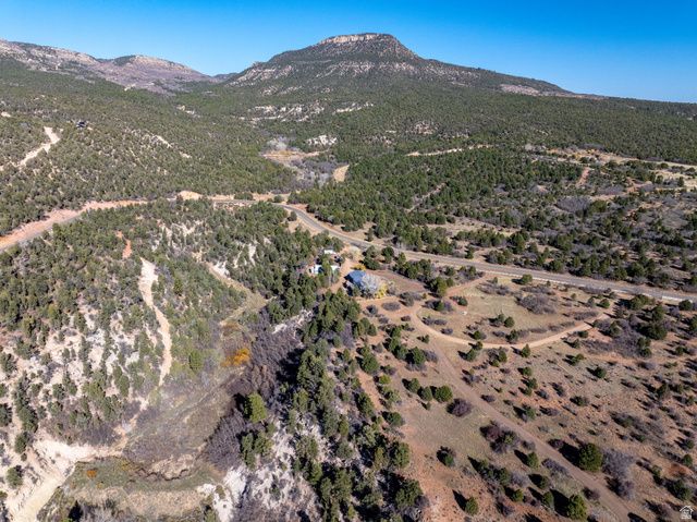 6 S NORTH FORK RD, Orderville, UT 84758