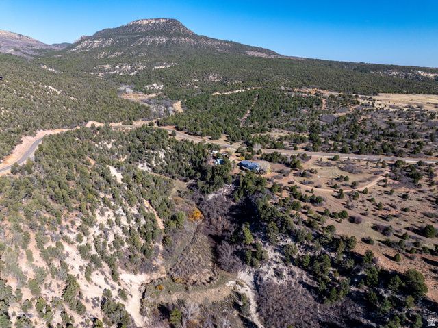 6 S NORTH FORK RD, Orderville, UT 84758