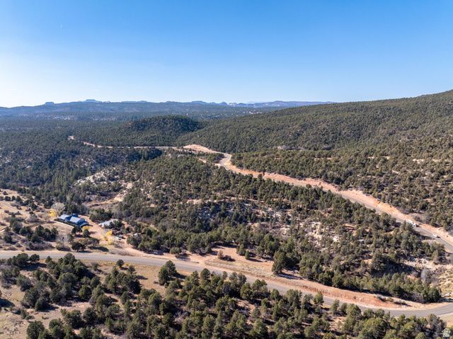 6 S NORTH FORK RD, Orderville, UT 84758