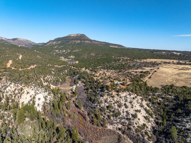 6 S NORTH FORK RD, Orderville, UT 84758