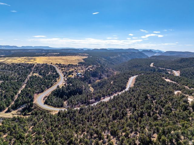 6 S NORTH FORK RD, Orderville, UT 84758