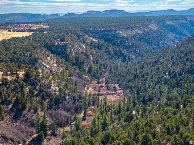 6 S NORTH FORK RD, Orderville, UT 84758