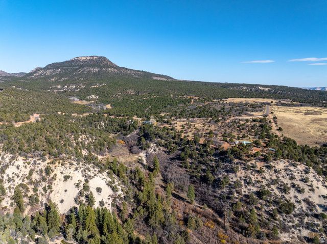 6 S NORTH FORK RD, Orderville, UT 84758