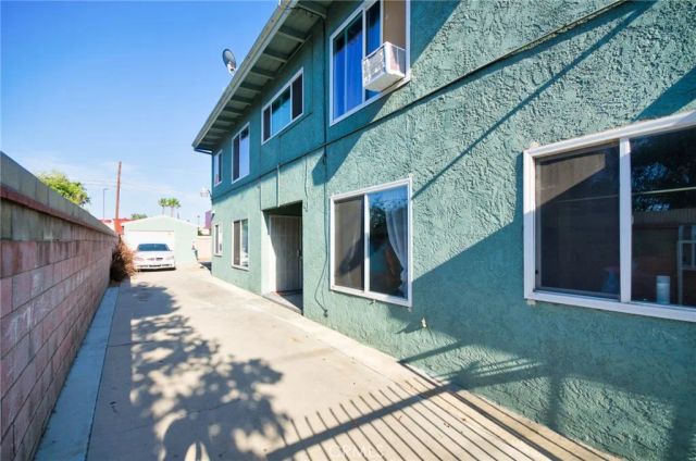 5174 Linden, Long Beach, CA 90805