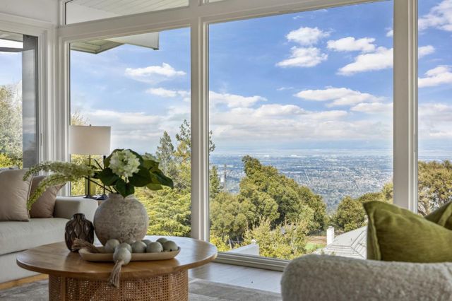 15684 Apollo Heights Court, Saratoga, CA 95070