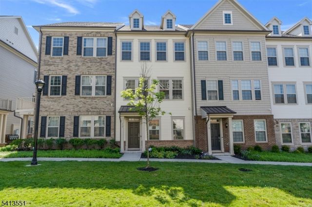 17 Gala Ct, Livingston Twp., NJ 07039