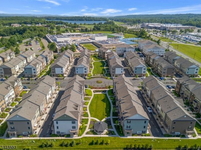 17 Gala Ct, Livingston Twp., NJ 07039