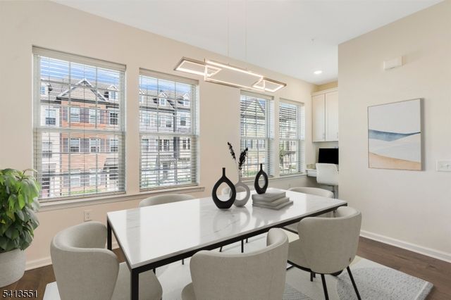 17 Gala Ct, Livingston Twp., NJ 07039