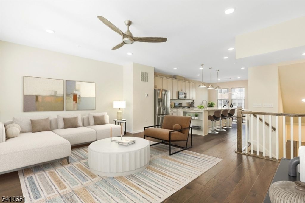 17 Gala Ct, Livingston Twp., NJ 07039