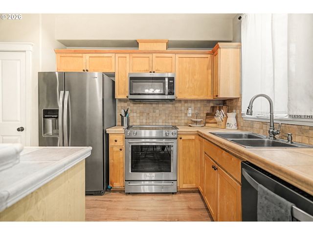 1316 Se ROUNDELAY St, Hillsboro, OR 97123