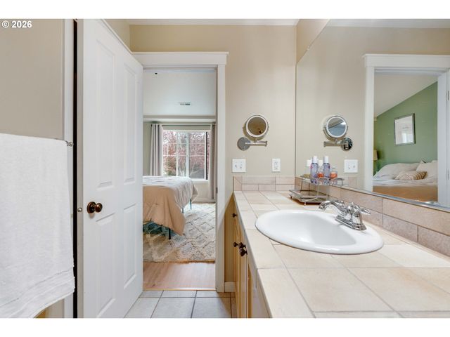 1316 Se ROUNDELAY St, Hillsboro, OR 97123