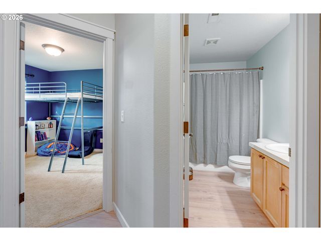 1316 Se ROUNDELAY St, Hillsboro, OR 97123