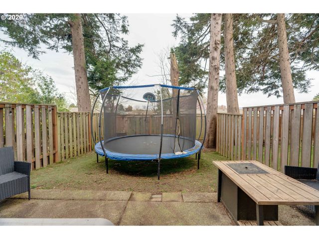 1316 Se ROUNDELAY St, Hillsboro, OR 97123