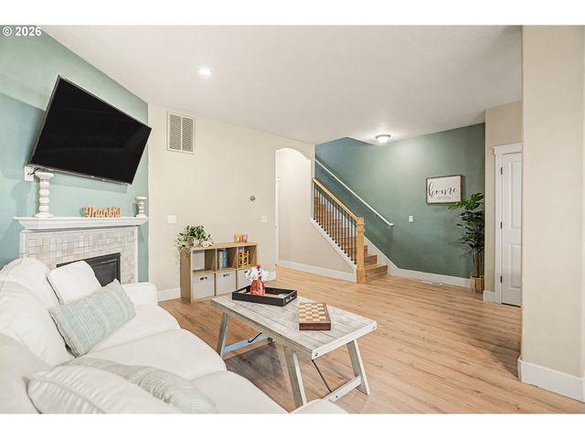 1316 Se ROUNDELAY St, Hillsboro, OR 97123