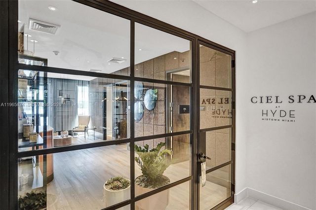 121 NE 34th St 2205, Miami, FL 33137