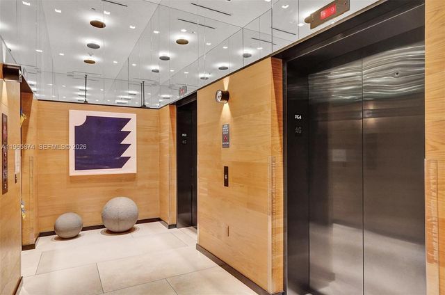 121 NE 34th St 2205, Miami, FL 33137