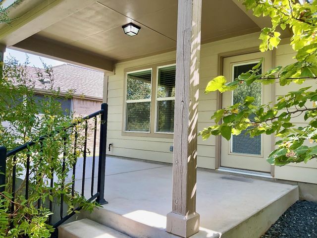 411 Kickapoo Creek LN, Georgetown, TX 78633