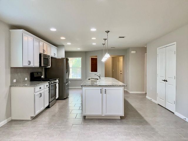 411 Kickapoo Creek LN, Georgetown, TX 78633
