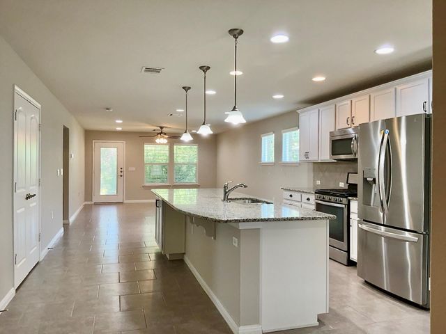 411 Kickapoo Creek LN, Georgetown, TX 78633