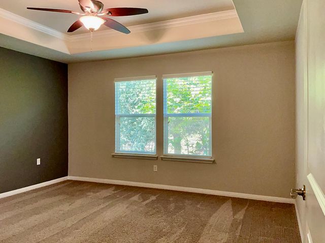 411 Kickapoo Creek LN, Georgetown, TX 78633