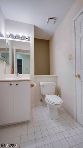 402 Hunt Dr, Holland Twp., NJ 08848