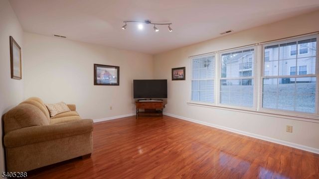 402 Hunt Dr, Holland Twp., NJ 08848