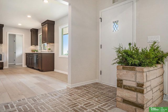 1216 S 108th Street, Omaha, NE 68144