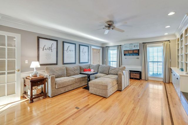 10416 Sterling Springs Road, Louisville, KY 40223