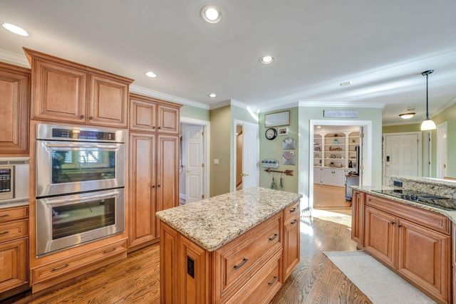 10416 Sterling Springs Road, Louisville, KY 40223