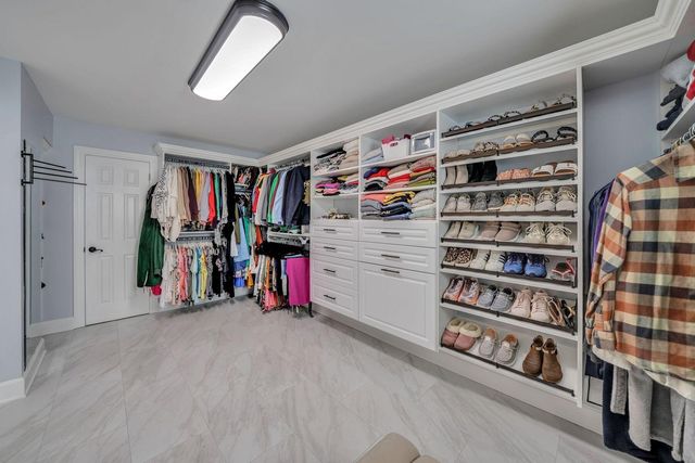 10416 Sterling Springs Road, Louisville, KY 40223