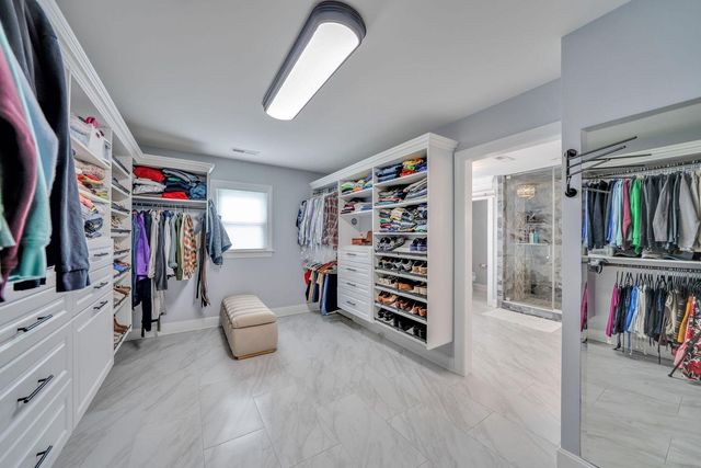 10416 Sterling Springs Road, Louisville, KY 40223