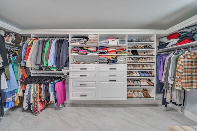 10416 Sterling Springs Road, Louisville, KY 40223