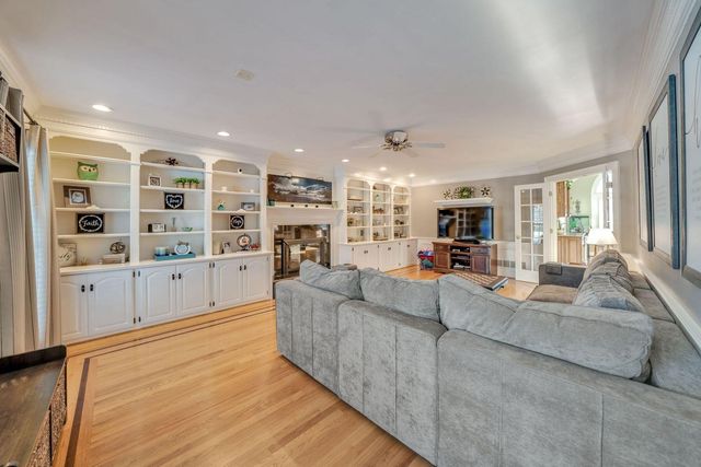 10416 Sterling Springs Road, Louisville, KY 40223