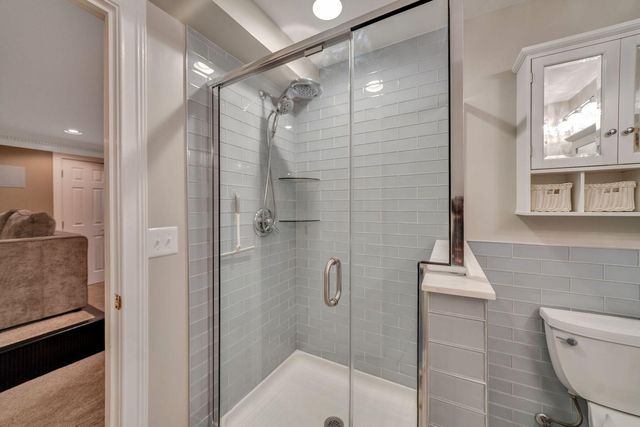 10416 Sterling Springs Road, Louisville, KY 40223