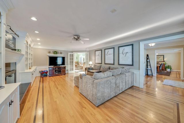 10416 Sterling Springs Road, Louisville, KY 40223