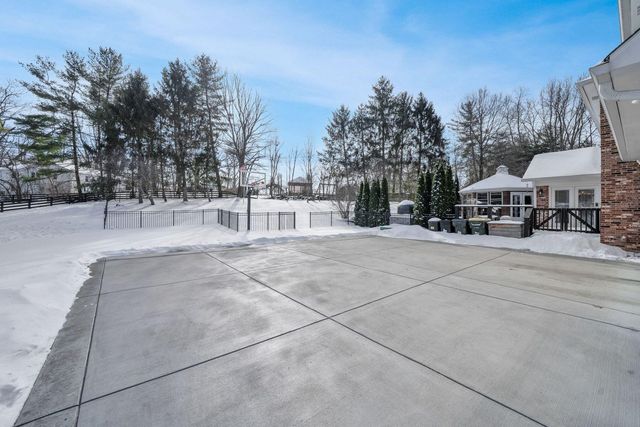 10416 Sterling Springs Road, Louisville, KY 40223