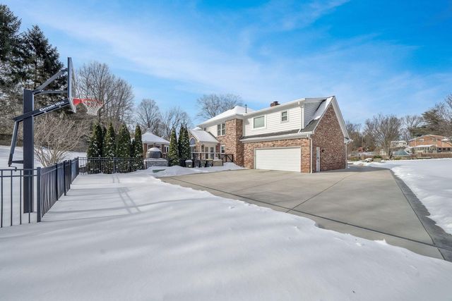 10416 Sterling Springs Road, Louisville, KY 40223