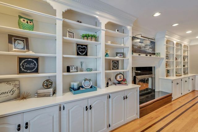 10416 Sterling Springs Road, Louisville, KY 40223