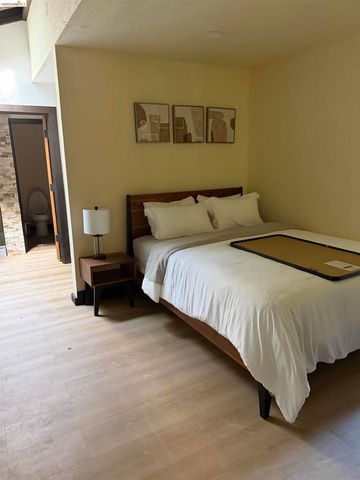 90 Devin Dr, Moraga, CA 94556