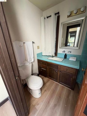 90 Devin Dr, Moraga, CA 94556