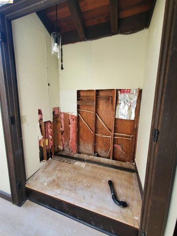 90 Devin Dr, Moraga, CA 94556