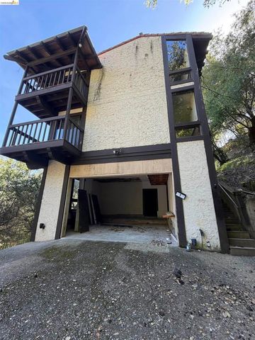 90 Devin Dr, Moraga, CA 94556